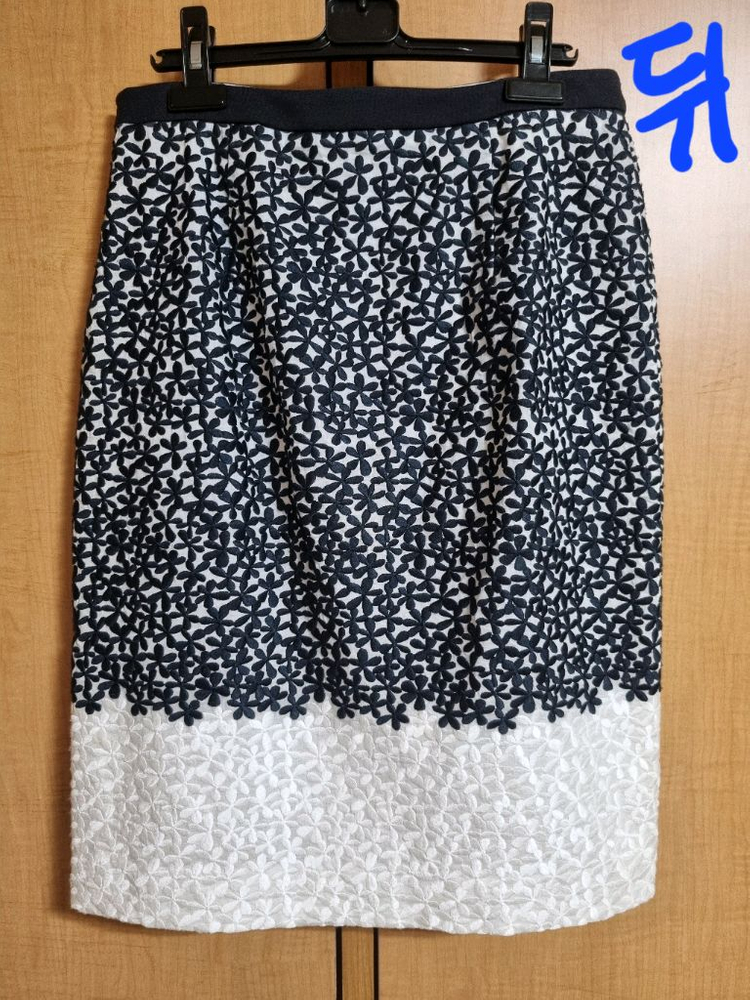 정품 휴고보스 H라인 명품 펜슬스커트 네이비자수, S (상태최상) 이미지