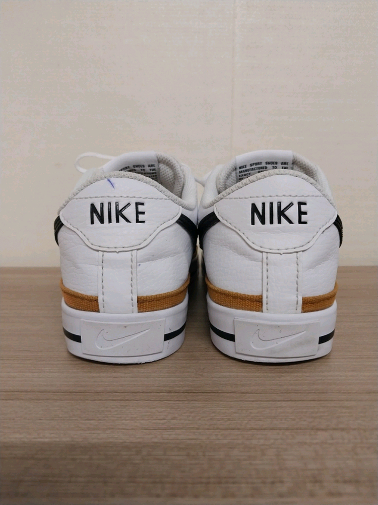 여성 나이키 코트 레거시 넥스트 네이처 운동화 (240) 이미지