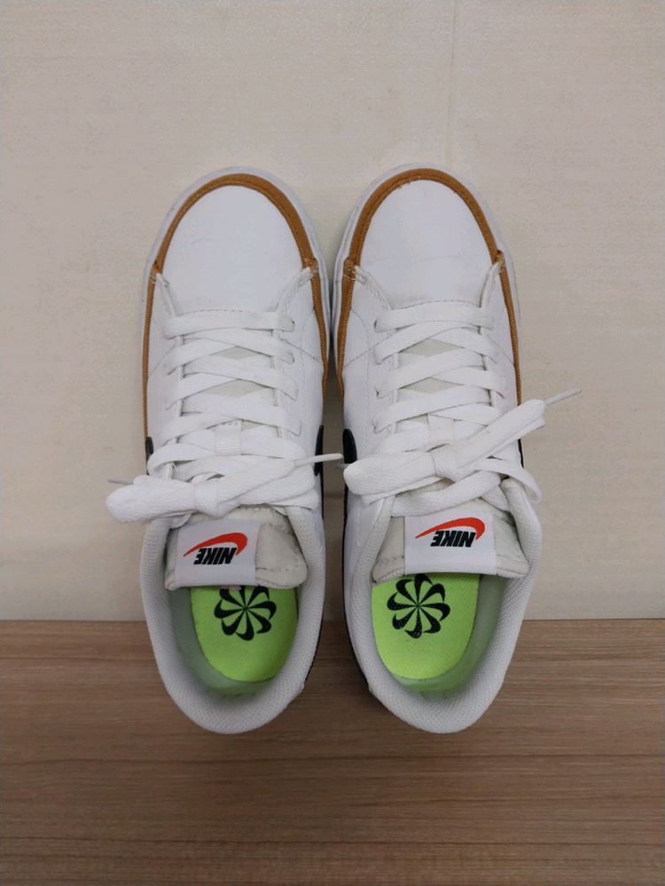 여성 나이키 코트 레거시 넥스트 네이처 운동화 (240) 이미지