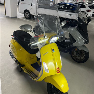 부산)22년식 베스파 스프린트 125 스쿠터 판매 이미지