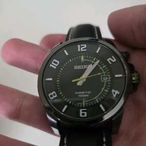세이코 키네틱 가죽 시계 이미지