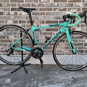 비앙키 니로네 7 105 로드자전거 팝니다. 이미지