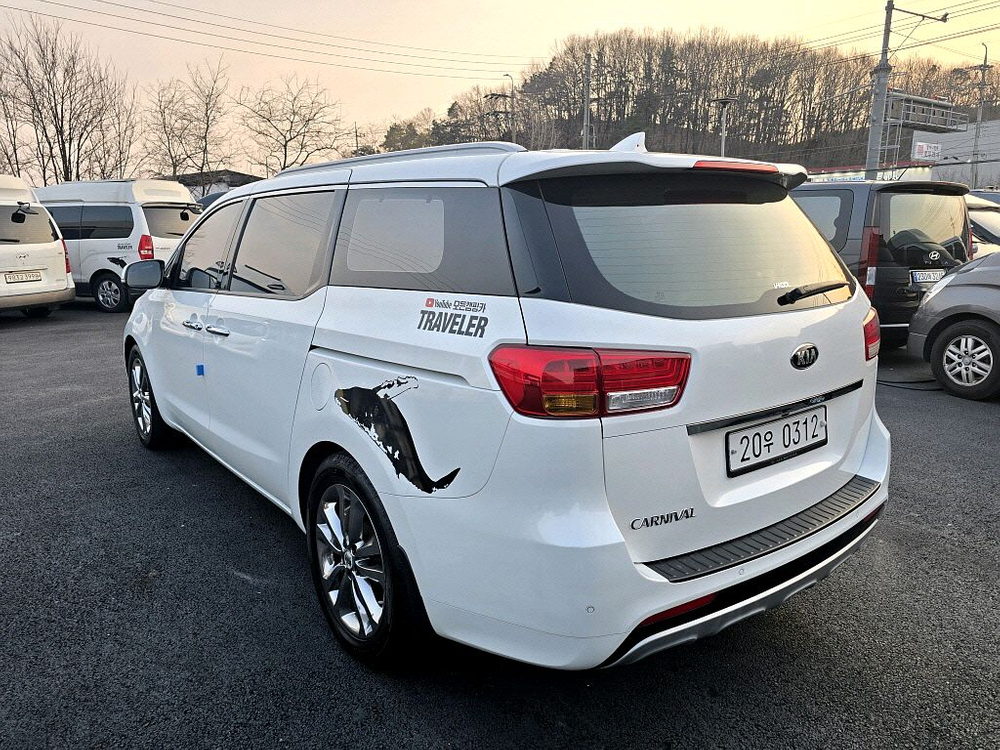 올뉴카니발5인승캠핑카(멀티시트+인산철+휘발유차)-전액할부됨 이미지