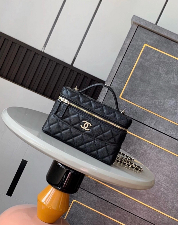 샤넬 퀼팅 미니 핸드백 이미지