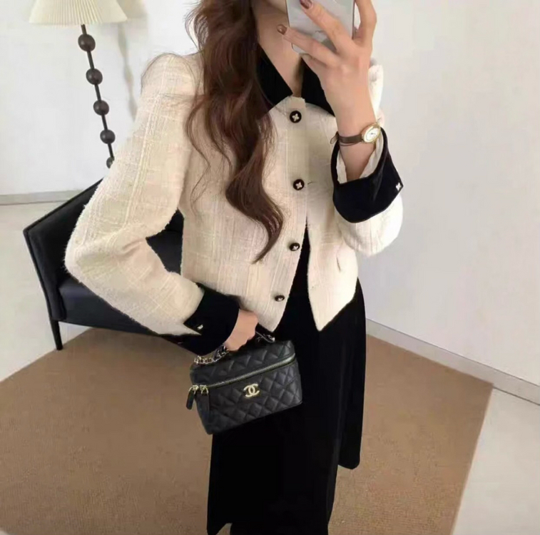 샤넬 퀼팅 미니 핸드백 이미지