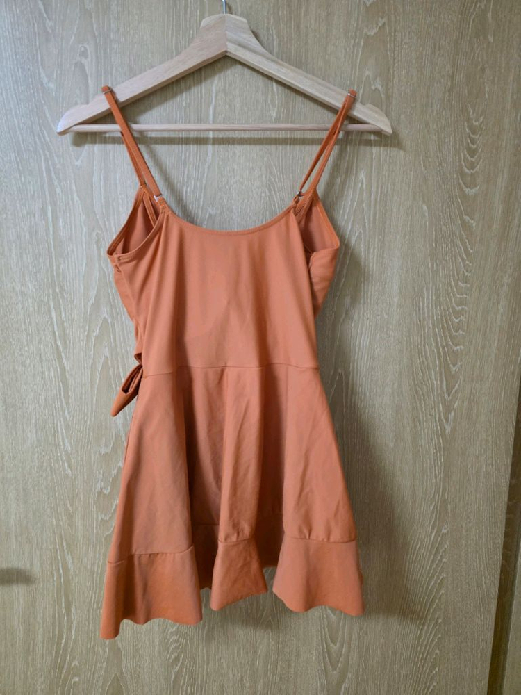 랩 스타일 원피스 수영복 이미지