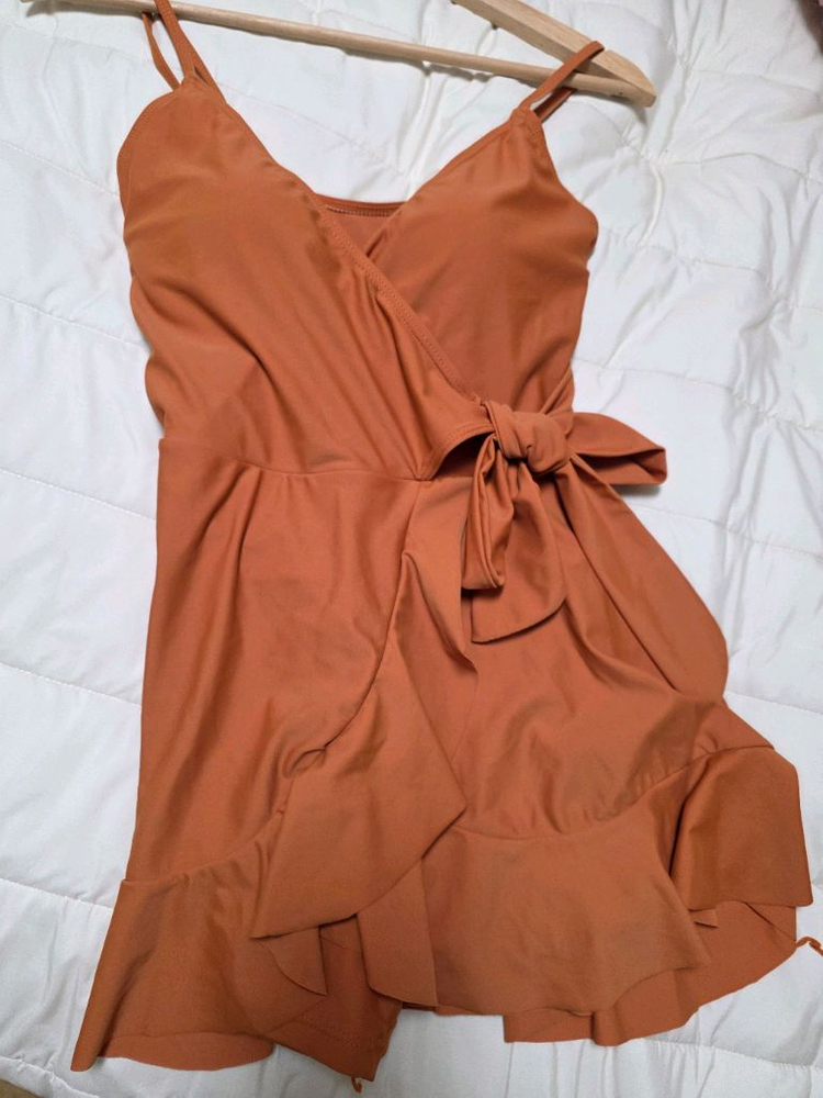 랩 스타일 원피스 수영복 이미지