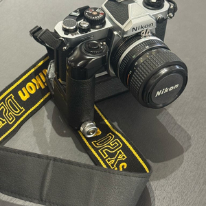 니콘 FM2 필름 카메라 + MD-12 배터리 그립 이미지
