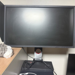 27인치 게이밍 모니터 이미지