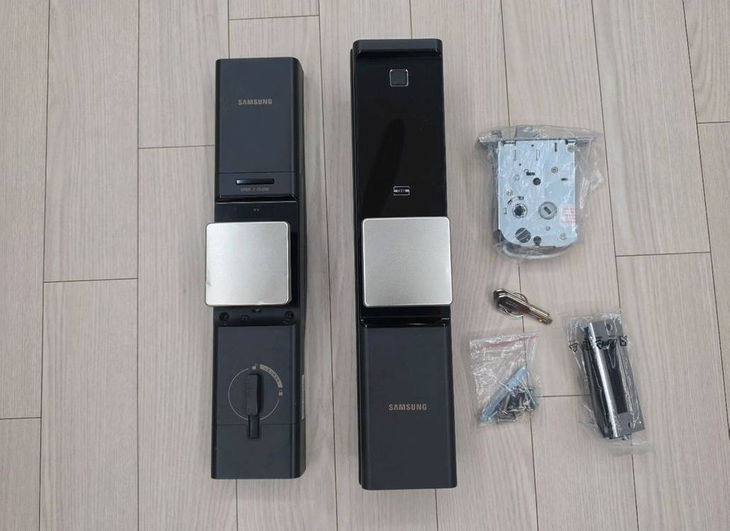 삼성 IoT 와이파이 오토푸시풀 지문 도어락 (SHP-DR900) 이미지