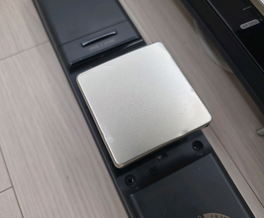 삼성 IoT 와이파이 오토푸시풀 지문 도어락 (SHP-DR900) 이미지