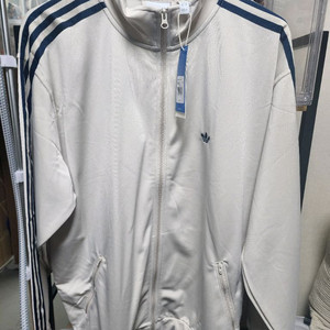 아디다스 베켄바우어 트랙탑 베이지 색상 새 제품입니다!L사이즈 오버핏 이미지