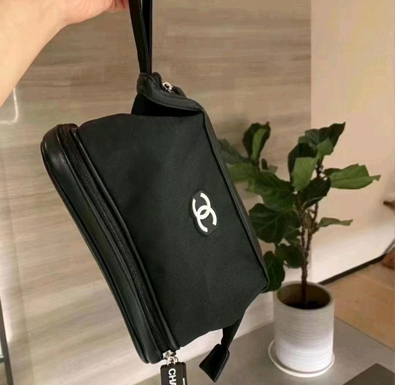 CN로고 화장품 수납 파우치 (미개봉 새상품) 이미지