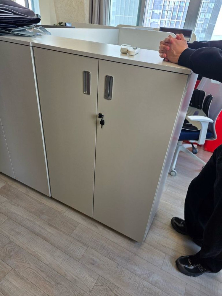 대형 회의테이블 세트 및 캐비넷 이미지