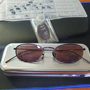 아킬라 아이콘 선글라스 팝니다.(금자안경, 텐아이반, 올리버피플스, 니로,아이씨베를린, 마이키타) 이미지