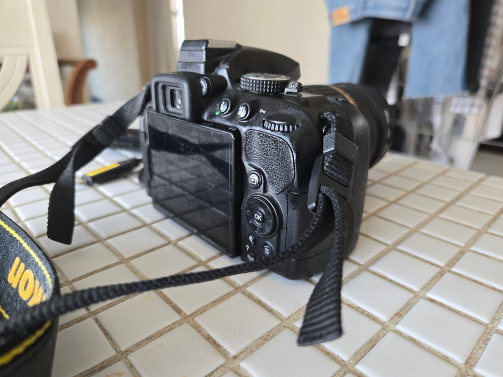 DSLR 카메라 + AF-S 17-50mm 렌즈 세트 이미지