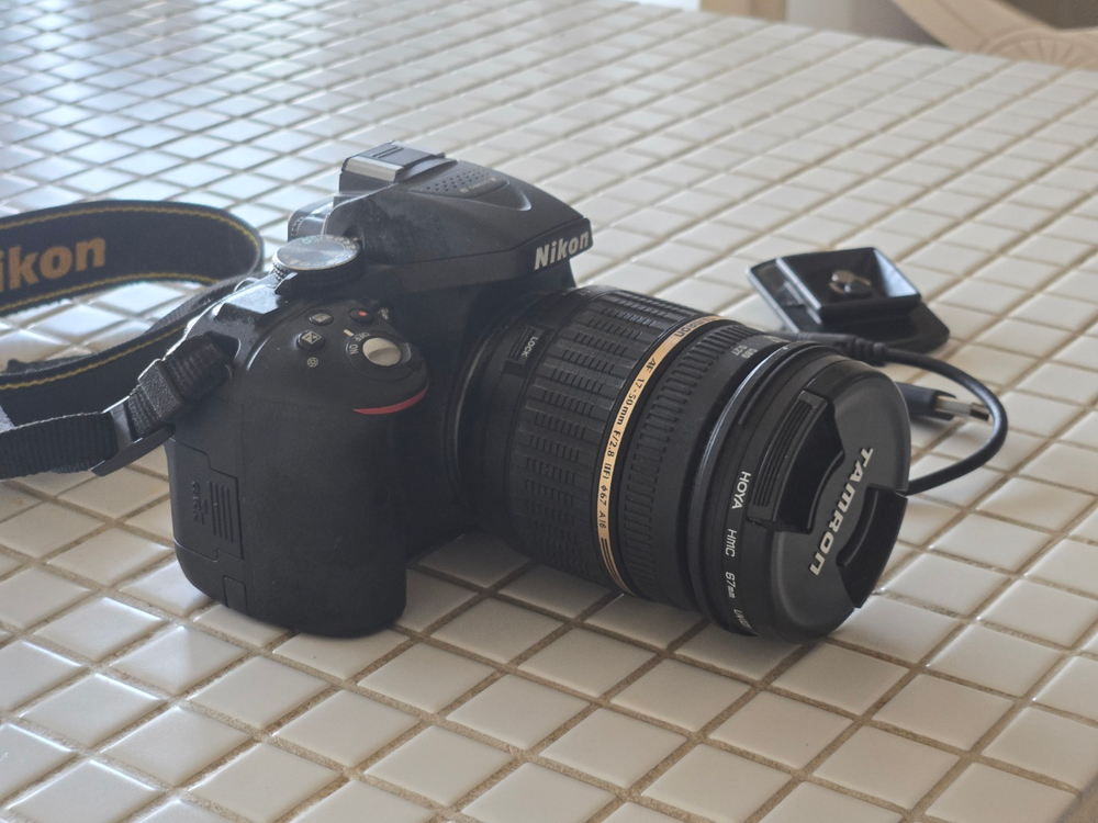 DSLR 카메라 + AF-S 17-50mm 렌즈 세트 이미지