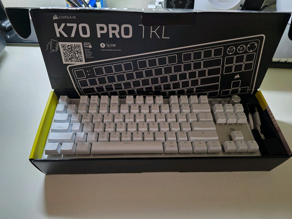 커세어 K70 PRO TKL MGX 자석축 키보드 팝니다 이미지