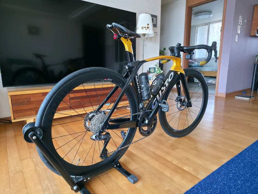 GUSTO 구스토 로드 자전거 이미지