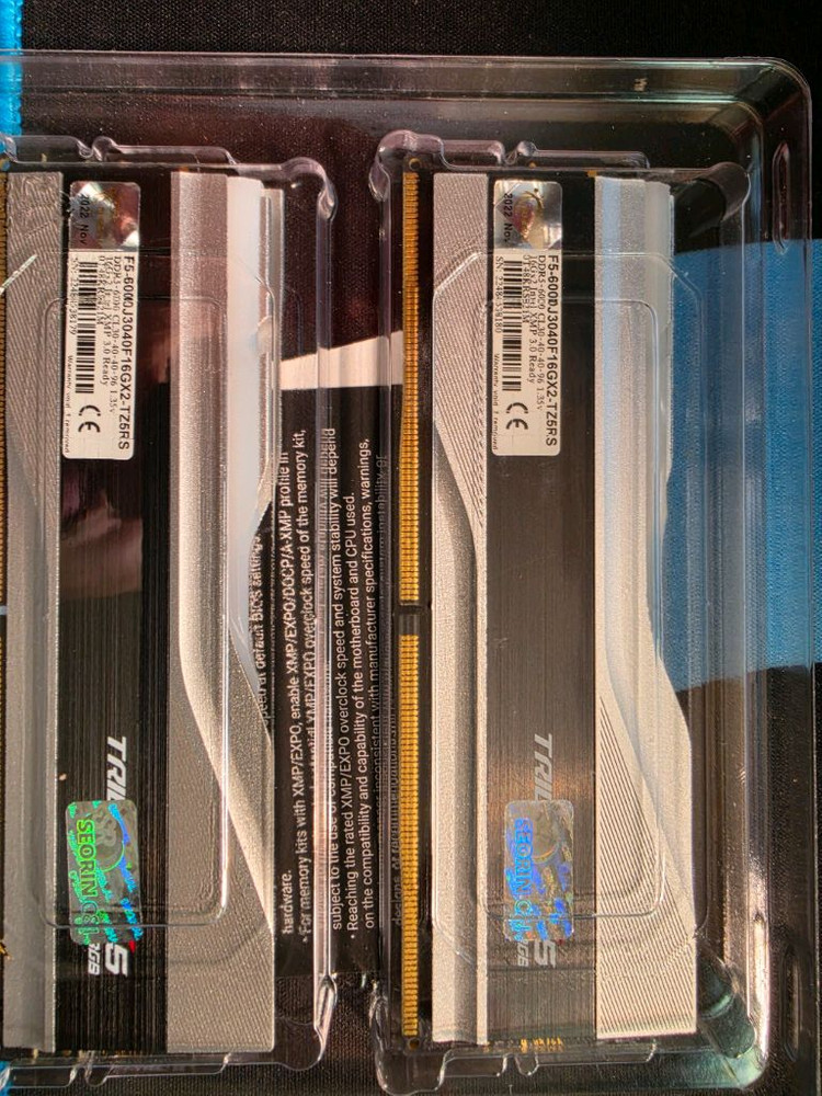 G.SKILL DDR5-6000 CL30 TRIDENT Z5 RGB J 실버 패키지 32GB(16X2) 이미지