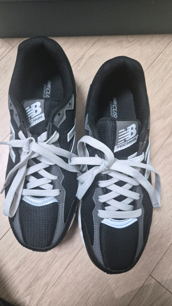 뉴발란스 운동화240 이미지