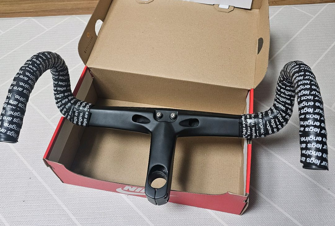 데다 알라네라 일체형 카본 픽시 로드 핸들바 이미지