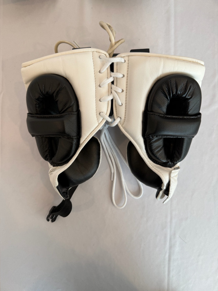 위닝 헤드기어 T자 흰+검(복원+도색) 이미지