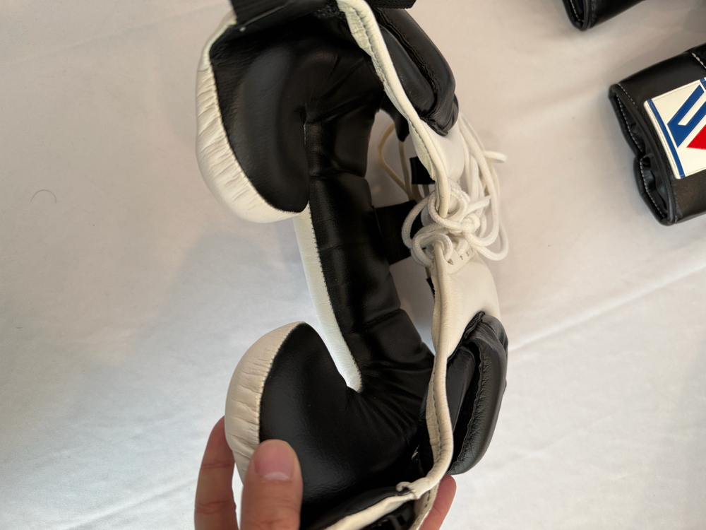 위닝 헤드기어 T자 흰+검(복원+도색) 이미지