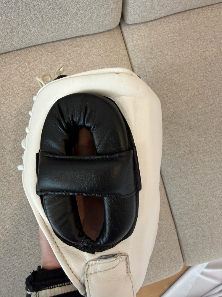 위닝 헤드기어 T자 흰+검(복원+도색) 이미지