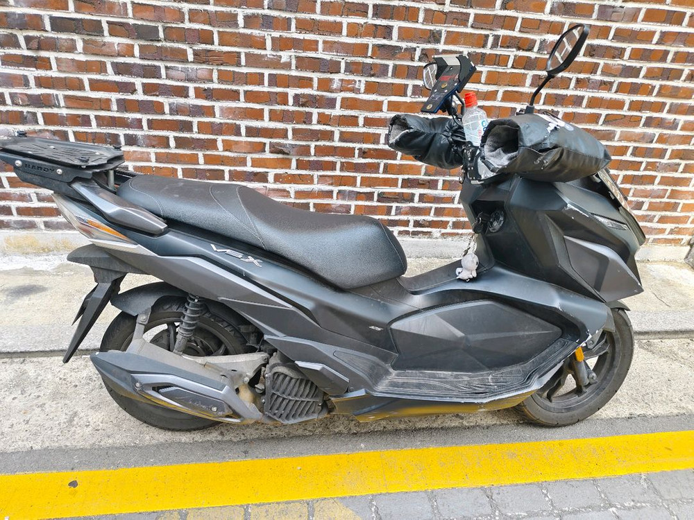 125cc 오토바이 + 탑박스 세트 이미지