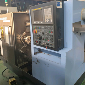 두산 CNC선반 링스220L,8인치 선반 이미지