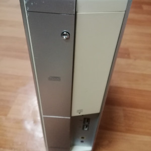 윈도우 XP 구형 컴퓨터 winxp windows XP 산업용 펜티엄 데스크탑 피시 본체 이미지