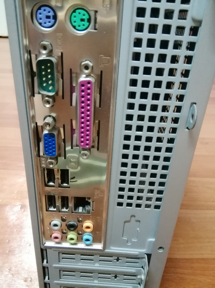 윈도우 XP 구형 컴퓨터 winxp windows XP 산업용 펜티엄 데스크탑 피시 본체 이미지