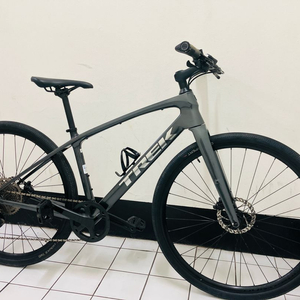 트렉 fx4 스포츠4 카본 하이브리드 자전거 이미지