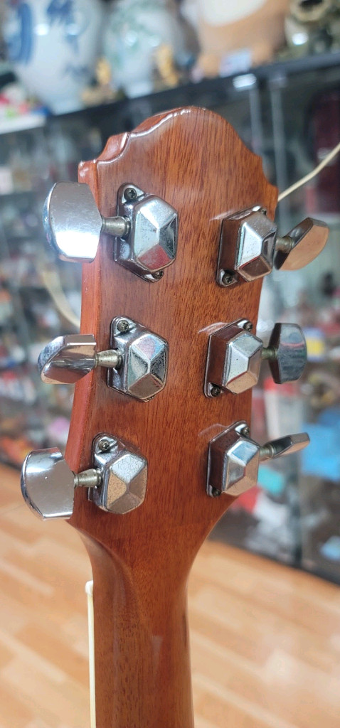 성음 크래프터 정통 국산 모델 OZ 시리즈 어쿠스티기타오래된 기타소리 좋아 많이 모아 왔습니다.오래된 기타의 고질병 이미지