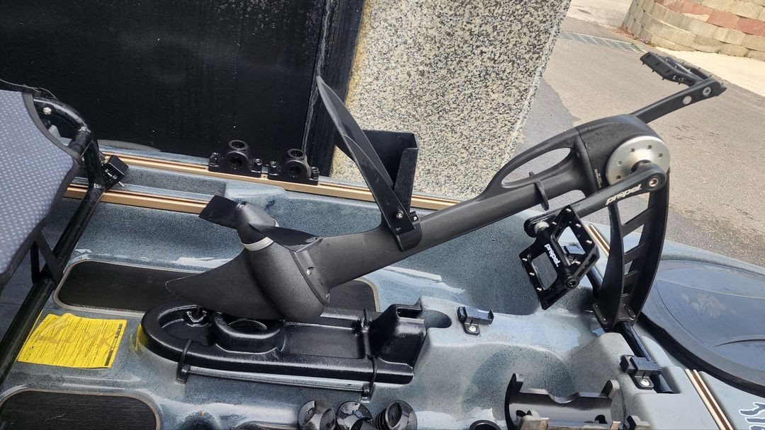 네이티브 슬레이어 10 프로펠 + 가민 스트라이커 플러스 7 + 바키타 가이드모터 이미지