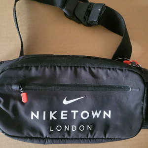 나이키 힙색 이미지