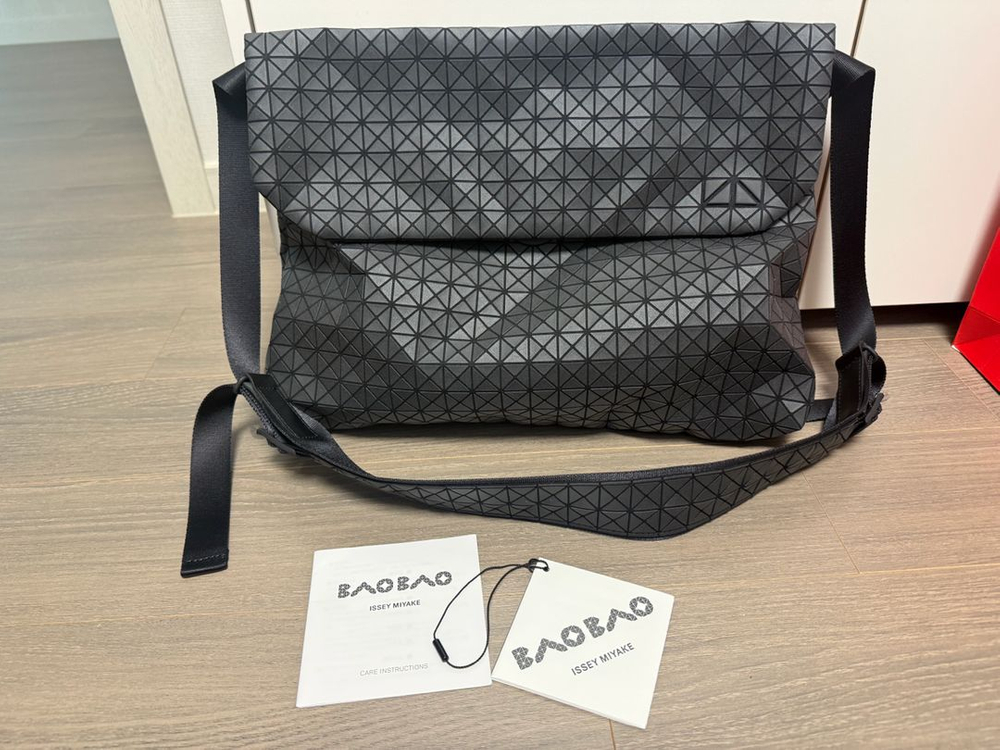 이세이미야케 바오바오 프로기 숄더백 블랙 이미지