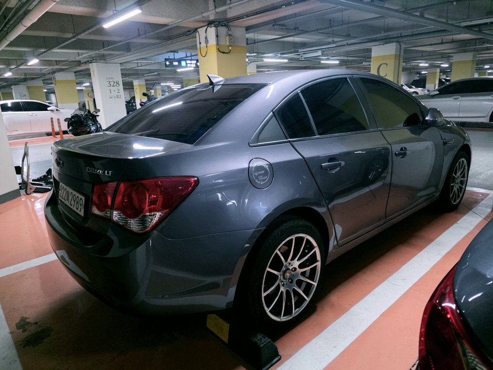 깨끗한 2011 쉐보레 쿠르즈 LTZ 디젤 6단 수동 팝니다. 이미지