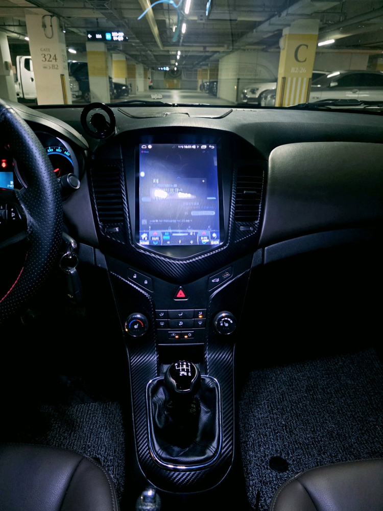 깨끗한 2011 쉐보레 쿠르즈 LTZ 디젤 6단 수동 팝니다. 이미지