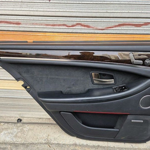 뉴체어맨W 후기형 뒤 2열 가죽 도어트림 / 검정색 이미지