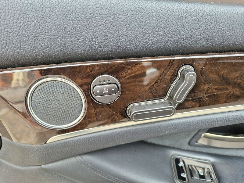 뉴체어맨W 후기형 앞 1열 가죽 도어트림 / 검정색 이미지