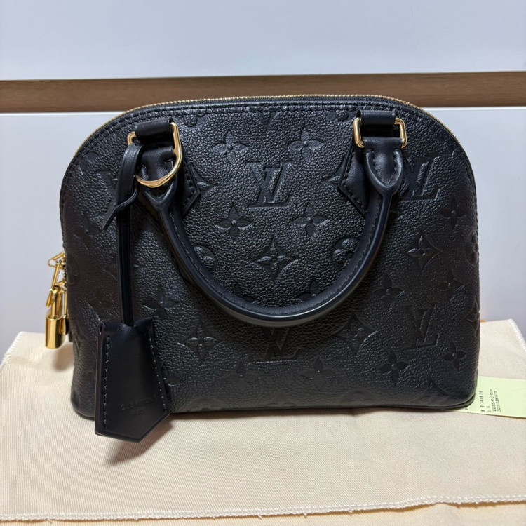 루이비통 신형 알마BB 앙프렝뜨가죽 블랙 백화점구매 풀구성 팝니다. 이미지