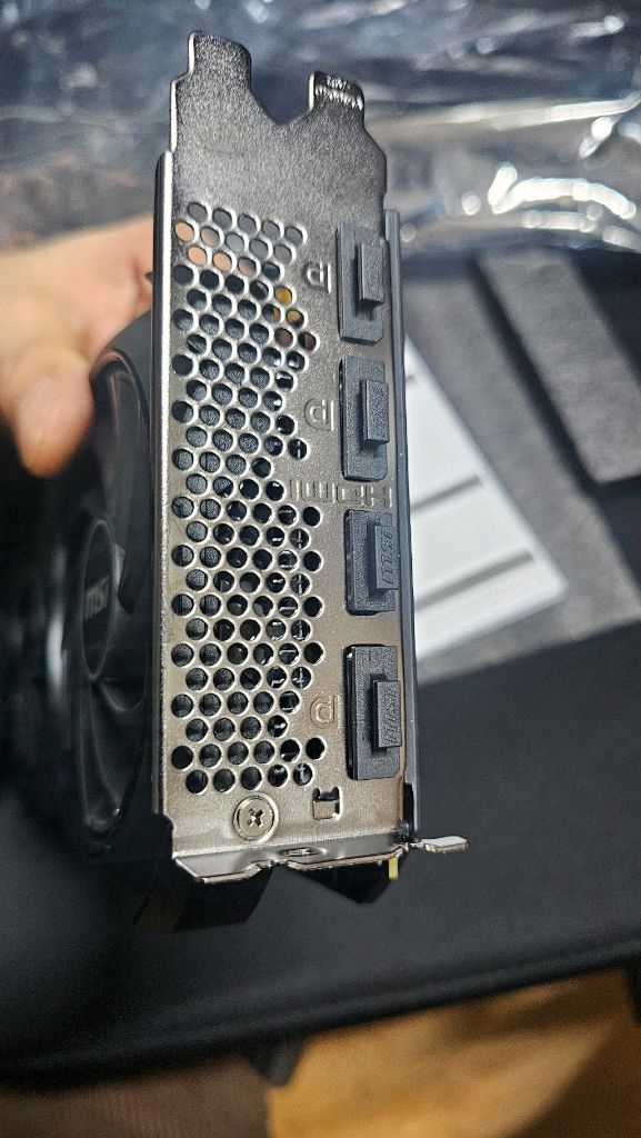 MSI 지포스 RTX 4060 8G VENTUS 2X BLACK OC 그래픽카드 판매 상태새것과같음 이미지