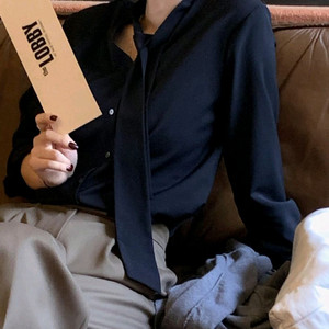 공드린 리아 타이 블라우스 네이비 이미지