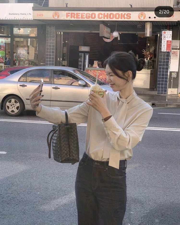 공드린 리아 타이 블라우스 네이비 이미지