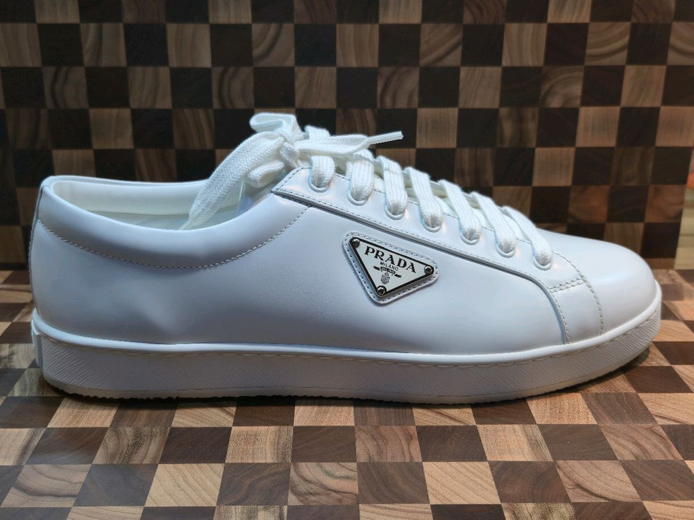 프라다 스니커즈 이미지