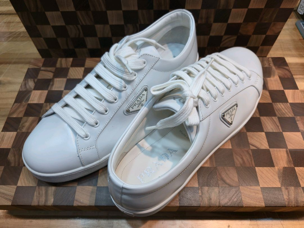 프라다 스니커즈 이미지