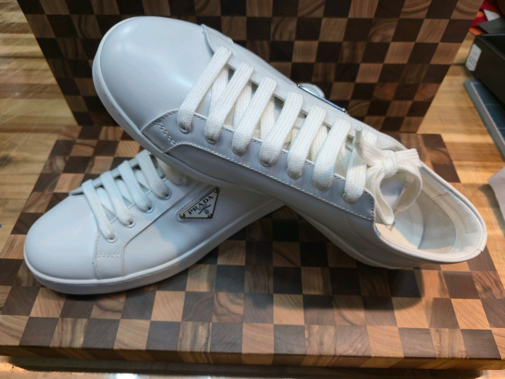 프라다 스니커즈 이미지