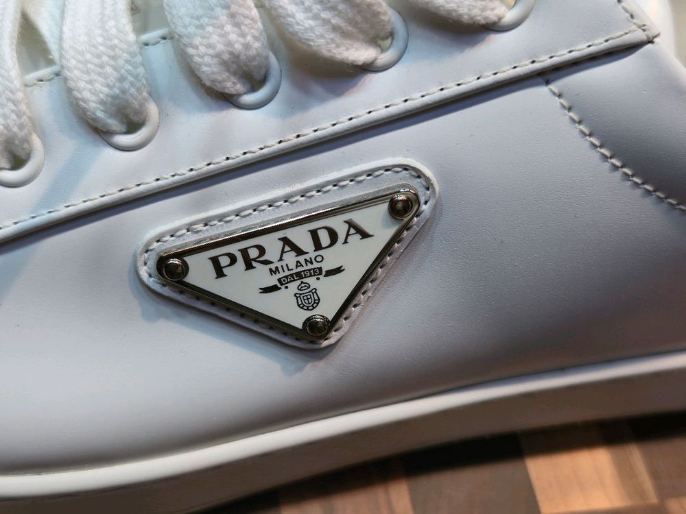 프라다 스니커즈 이미지